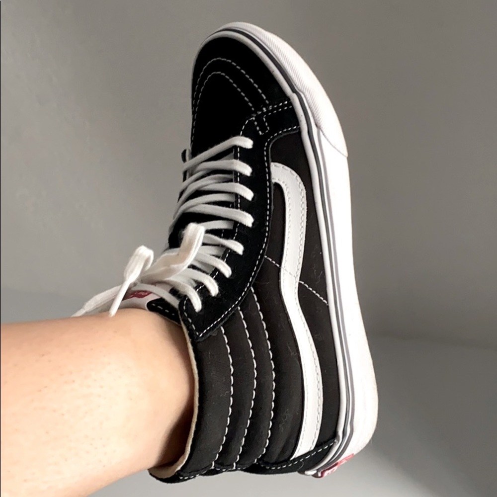 Vans black high tops🖤